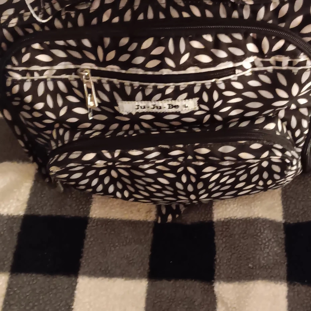 JujuBe Diaper bag, black & white,average size